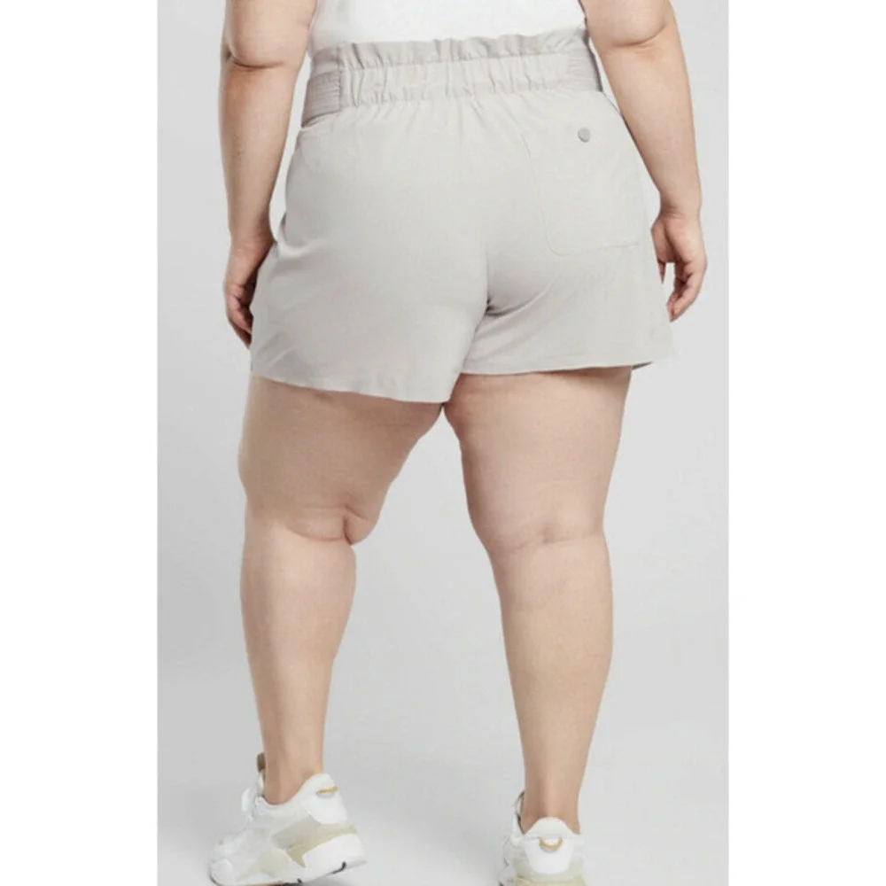 Athleta Skyline Short II Abalone Grey Plus‎ Sz. 24 NWT $59 Sustainable UPF